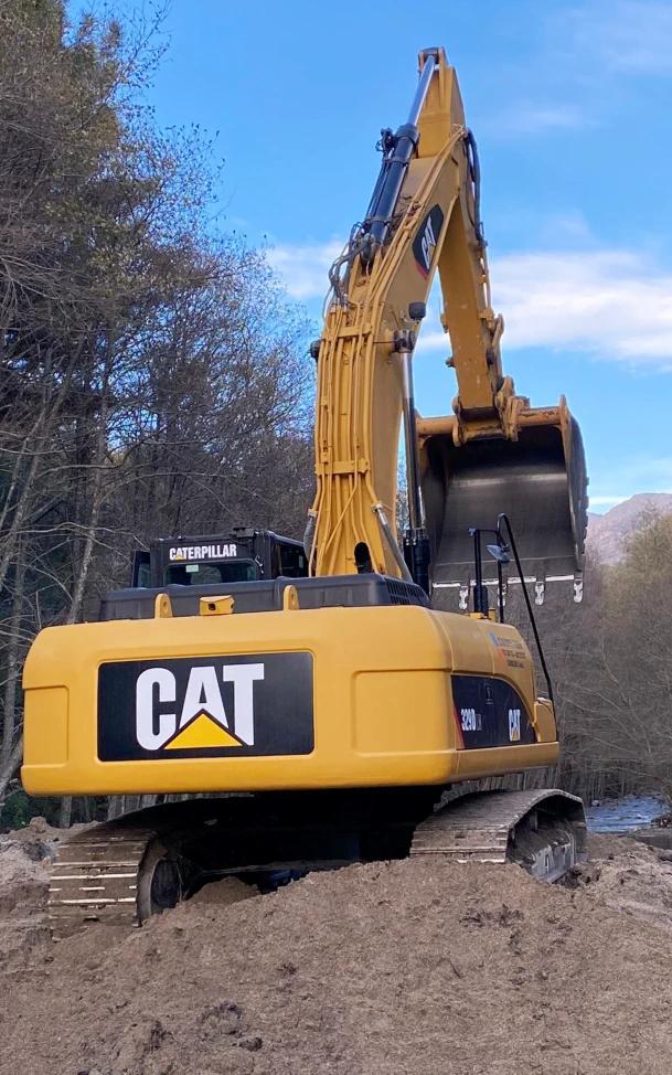 Maquinaria obras públicas, obra civil urbanización canalizaciones transportes desbroces, Candeleda Ávila Gredos Valle del Tiétar